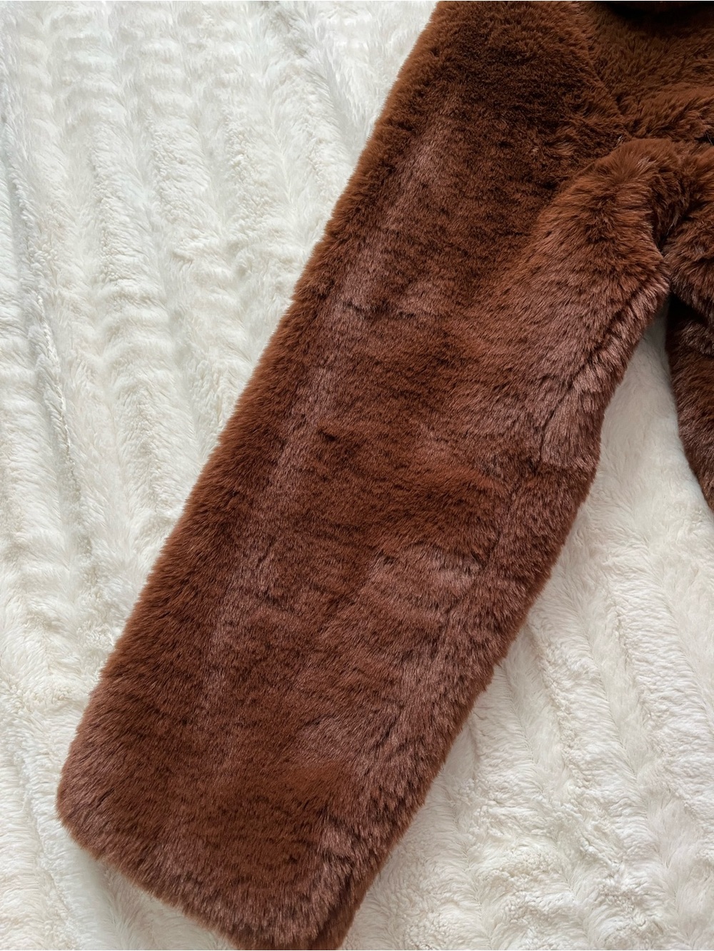AKIRA Women’s Plush Chocolate Brown Cropped Jacket - Picture 4 of 5